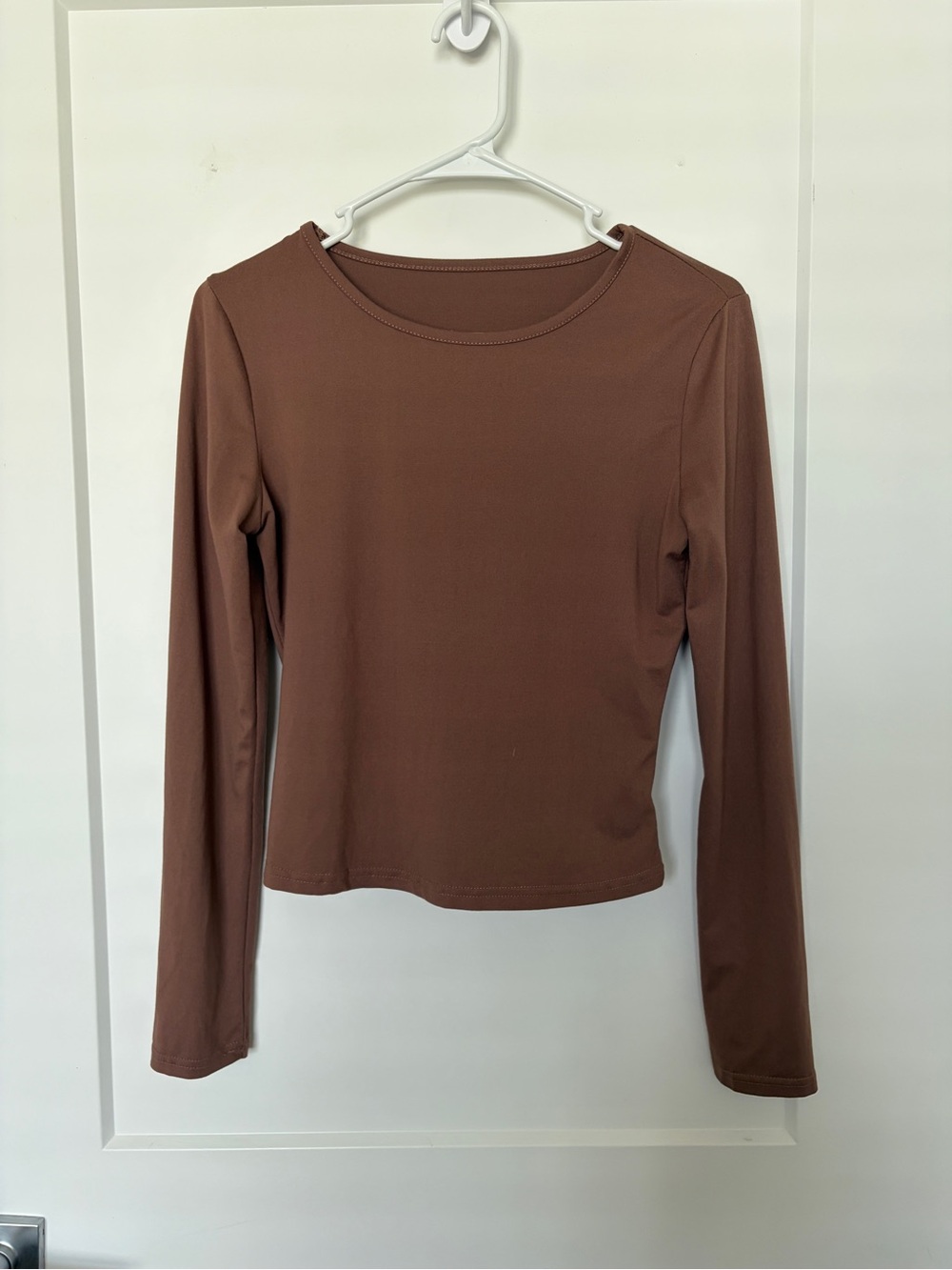 Women's Long-Sleeve Crewneck Top in Brown